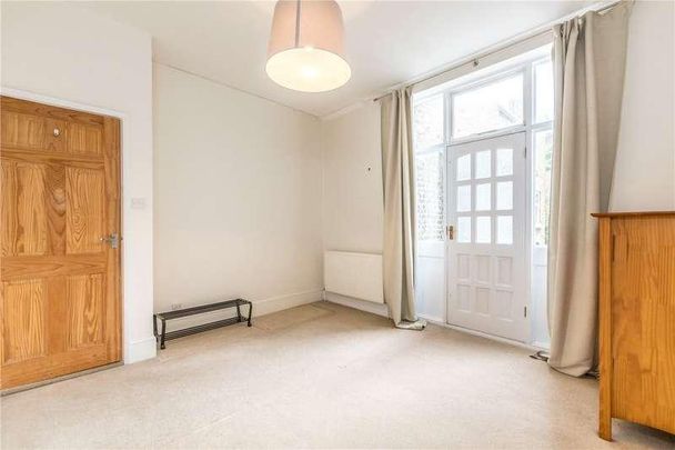 East Dulwich Road, East Dulwich, London, SE22 - Photo 1