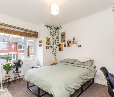 3 bedroom flat to rent - Photo 2