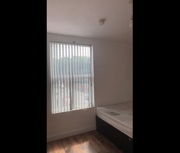 Studio Flat, Leeds, LS9 - Photo 2