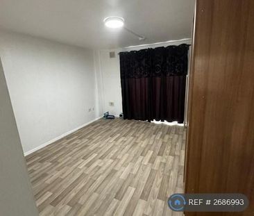 3 bedroom flat to rent - Photo 5