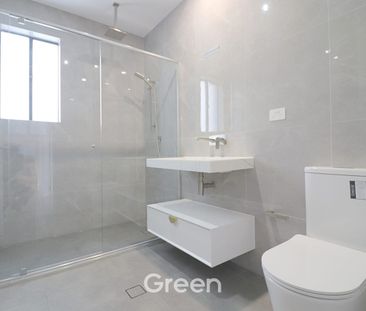 Modern, Stylish Five-Bedroom Duplex in Prime Meadowbank Location! - Photo 3