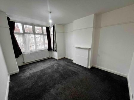 3 bedroom end of terrace house to rent - Photo 5