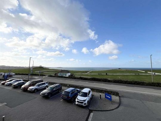 Narrowcliff, Newquay, TR7 - Photo 1