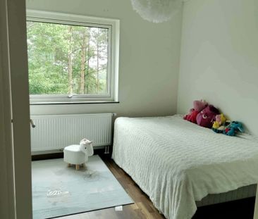 Snöfjällsgränd, Kista - Photo 2