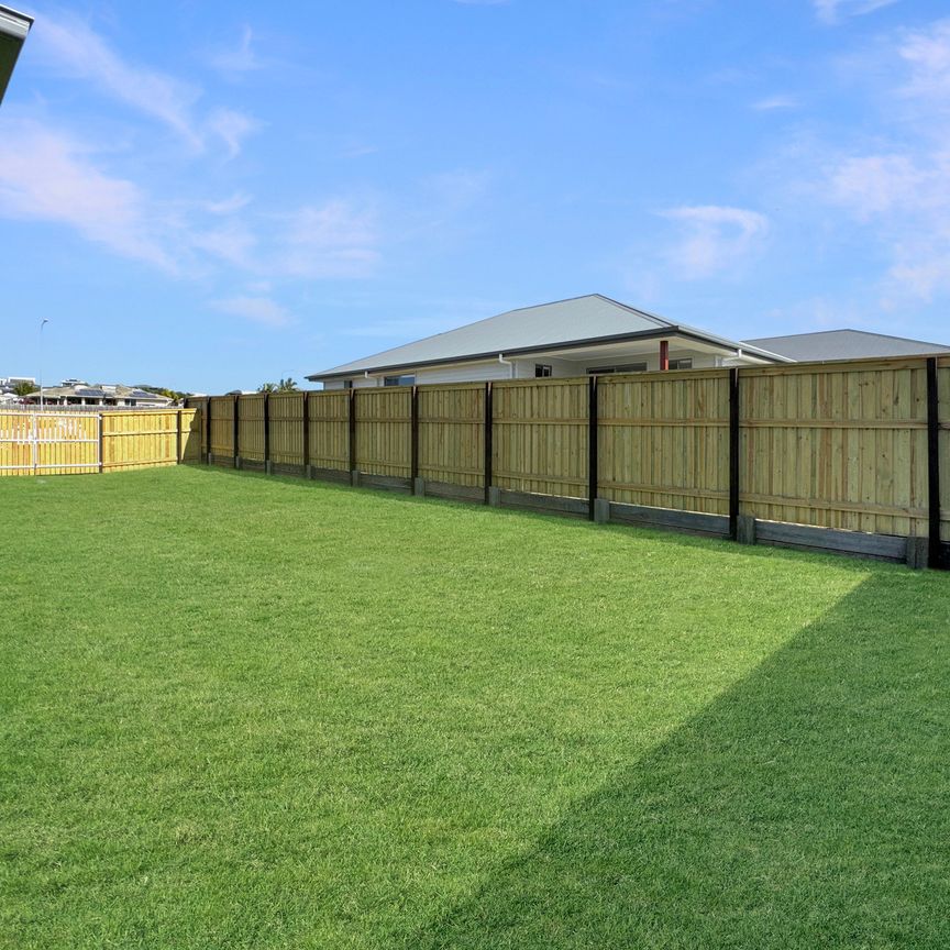 68 Samarai Drive, - Photo 1