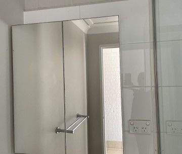 Ideal Location - One Bedroom Studio Apartment - Photo 4