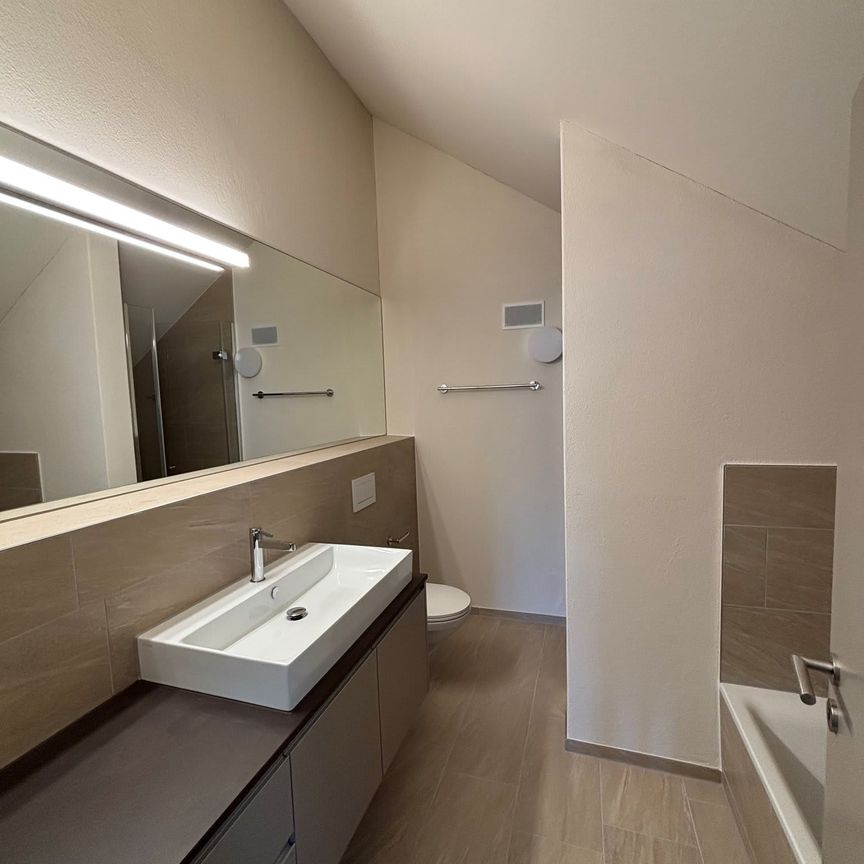 3.5 Zimmer, 157 m², 2. Stock - Photo 1