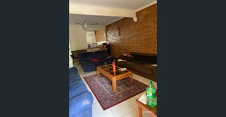 Modern Comfort Meets Tropical Tranquillity in This Stunning 3‑Bedroom Home - Photo 4