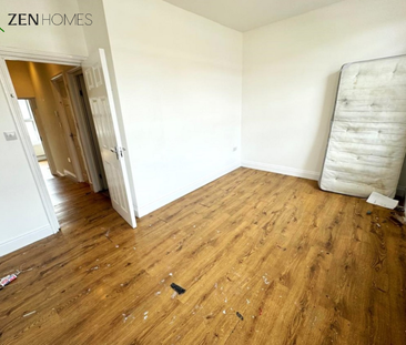 3 bedroom flat to rent - Photo 4