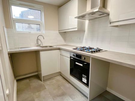 2 bedroom terraced house to rent - Photo 3