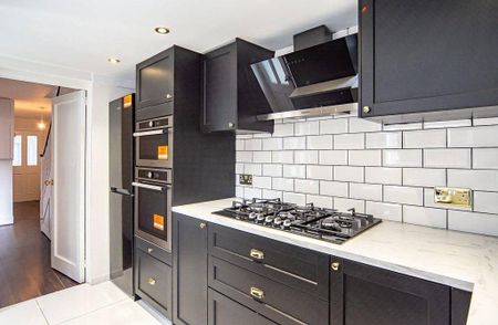 6 bedroom terraced house to rent - Photo 4