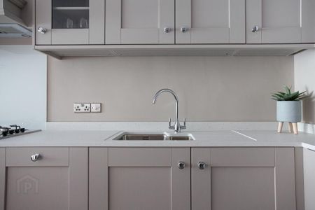 Lesley Park Royal, 1 Rosepark Gardens, Belfast, BT5 7LW - Photo 5