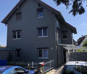 Schönes WG-Zimmer in 4,5-Zi.-Wohnung für Berufstätige & Pendler - Photo 1