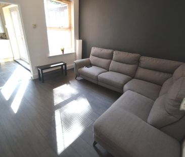 6 bedroom detached house to rent - Photo 5