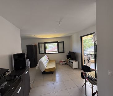 Location Appartement 2 pièces 46m² ST DENIS 97490 - Photo 1