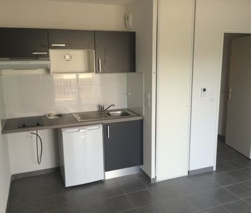 Location Appartement 1 pièce 24m² ROYAN 17200 - Photo 1