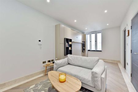 A modern fourth floor studio apartment to rent in the heart of the town centre - Photo 5