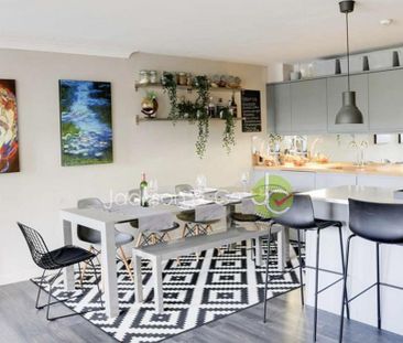 3 bedroom penthouse to rent - Photo 3