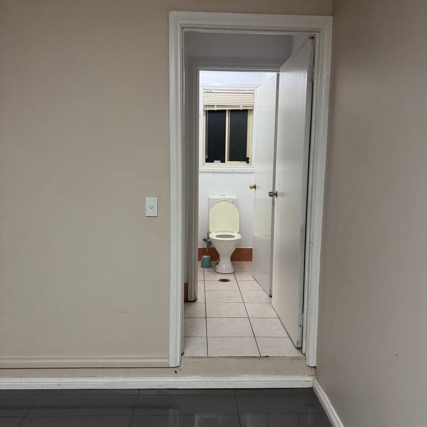 Toongabbie - Photo 1
