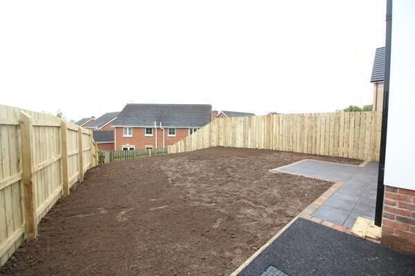 15 Sir Richard Wallace Gardens, Lisburn, BT28 3FL - Photo 1