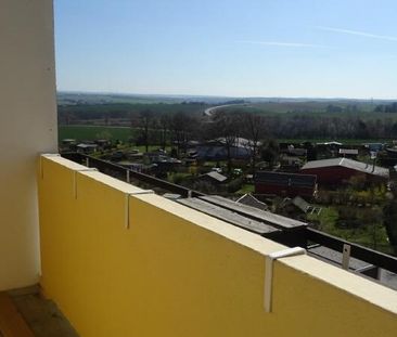 Vierraumwohnung mit Balkon und Blick ins Grüne - Foto 1