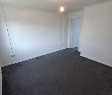 3 bedroom end of terrace house to rent - Photo 5
