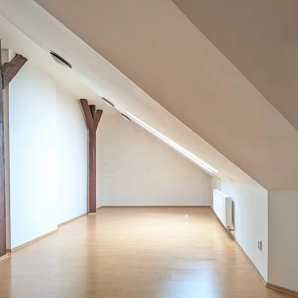 Pronájem podkrovního bytu 84 m - Photo 1