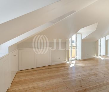 5 room luxury House for rent in Santa Catarina, Lisbon - Photo 3
