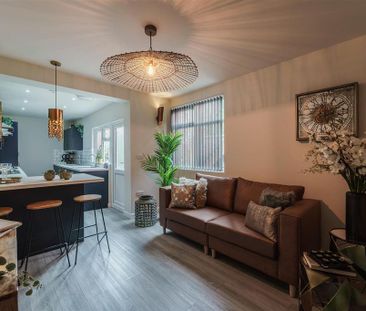 1 bedroom in a house share to rent - Photo 4