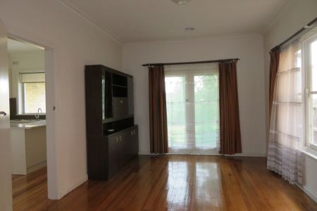 21 Woodville Street, - Photo 2