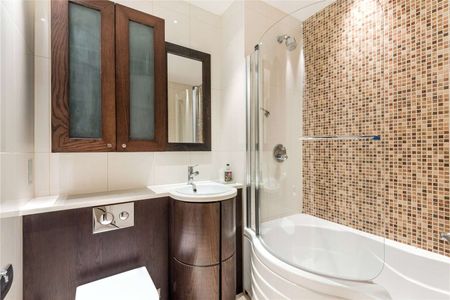 Four bedroom town house in a private gated close in the heart of St. John's Wood - Photo 4