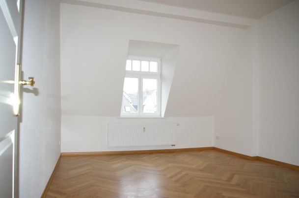 Sanierte Altbauwohnung im Dachgeschoss mit Loggia !! - Photo 1