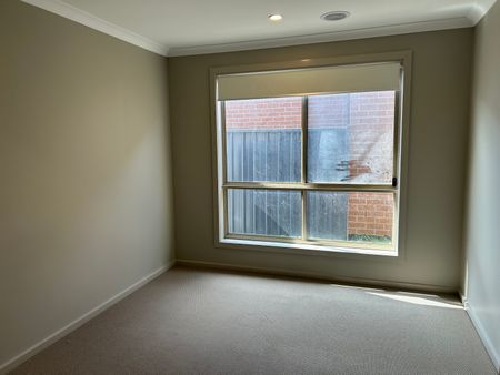 6 Welland Road, Weir Views VIC 3338 - House For Rent | Domain - Photo 4