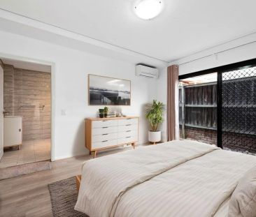 Secure & Spacious Ryde Townhouse - One Occupant Must Be 55+ - Photo 3