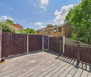 2 bedroom Town house to rent - Photo 2