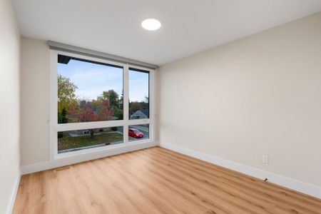 For Lease - 1348 Avenue Q Avenue Unit# A, Alta Vista and Area, Ontario - Photo 2