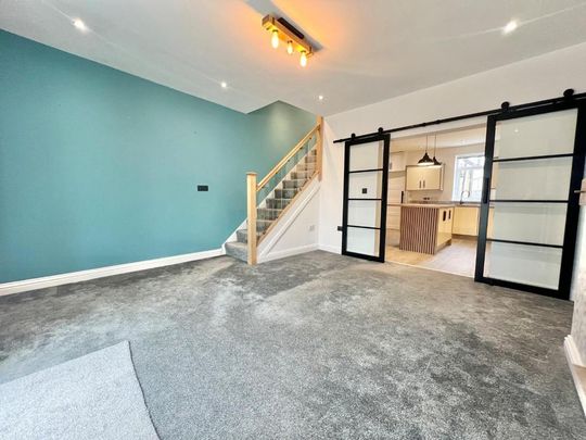2 bedroom end of terrace house to rent - Photo 1