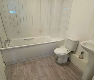 Lascelles Street Room 2 - Photo 5