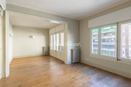 Con encanto en Turó Park - Photo 2