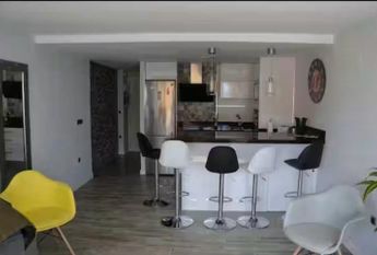 One-bedroom apartment for rent with parking and sea views – Albufereta, Alicante