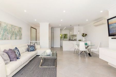 Pet Friendly Stunning, Modern Apartment With Garden Courtyards - Photo 3