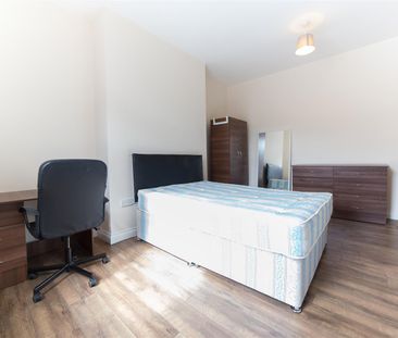 4 bed maisonette to rent in Holly Avenue, Jesmond, NE2 - Photo 2