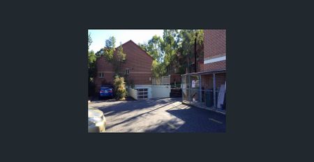 Private room in townhouse for lease! $230 per week includes utilities - Photo 4