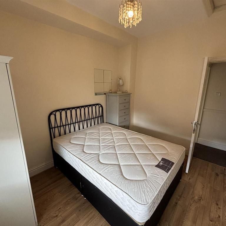 2 bedroom private hall to rent - Photo 1