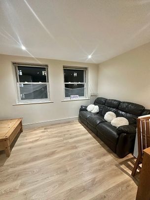 2 Bed Flat, Ashburnham Place, SE10 - Photo 1