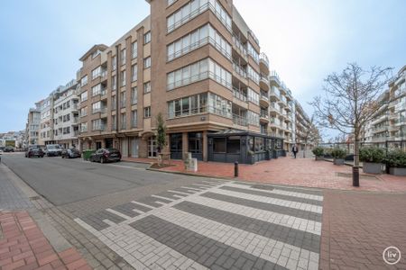 GEMEUBELD: Aangenaam 2 slaapkamerappartement met mooie gevelbreedte centraal gelegen vlakbij het Rubensplein te Knokke. - Foto 4