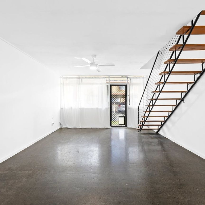 2-Bedroom Unit in Prime Broadbeach Location! - Photo 1