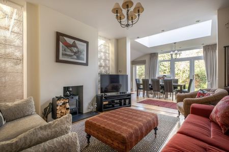 5 bedroom detached house to rent - Photo 3