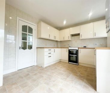 3 bedroom terraced house to rent - Photo 6