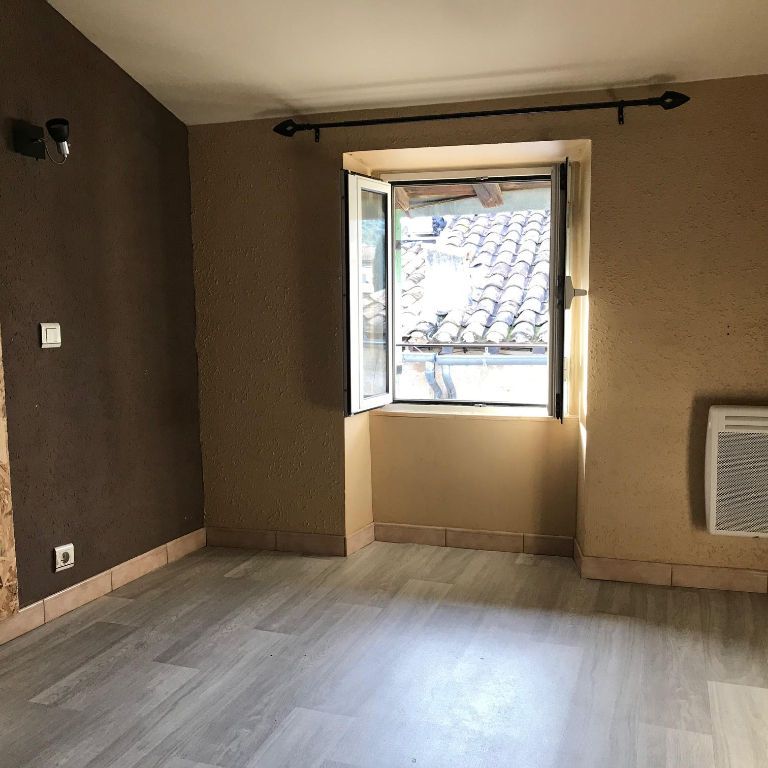 Location d'une maison 3 pièces à VILLENEUVE LES AVIGNON - Photo 1